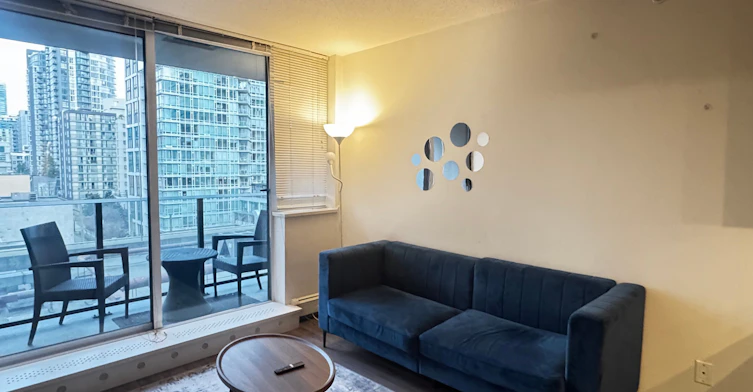 605-1325 Rolston Street, Vancouver, BC, V6B 0M2 - 2