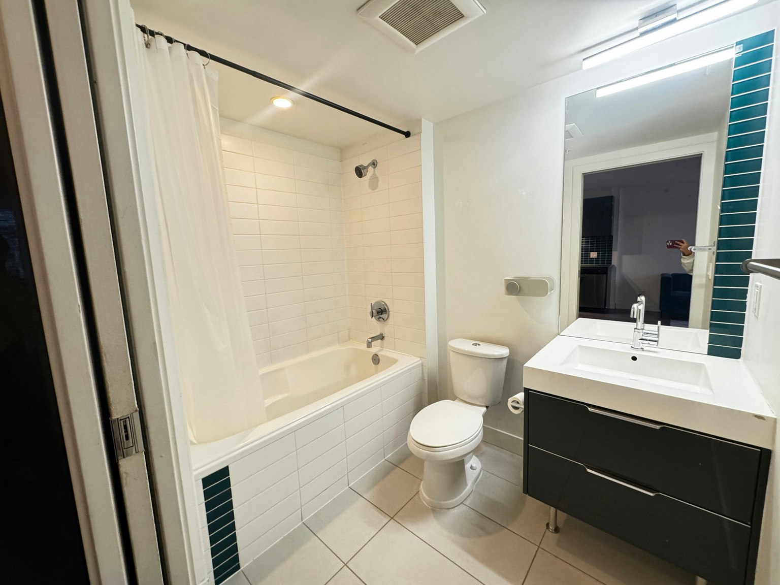 605-1325 Rolston Street, Vancouver, BC, V6B 0M2 - 4