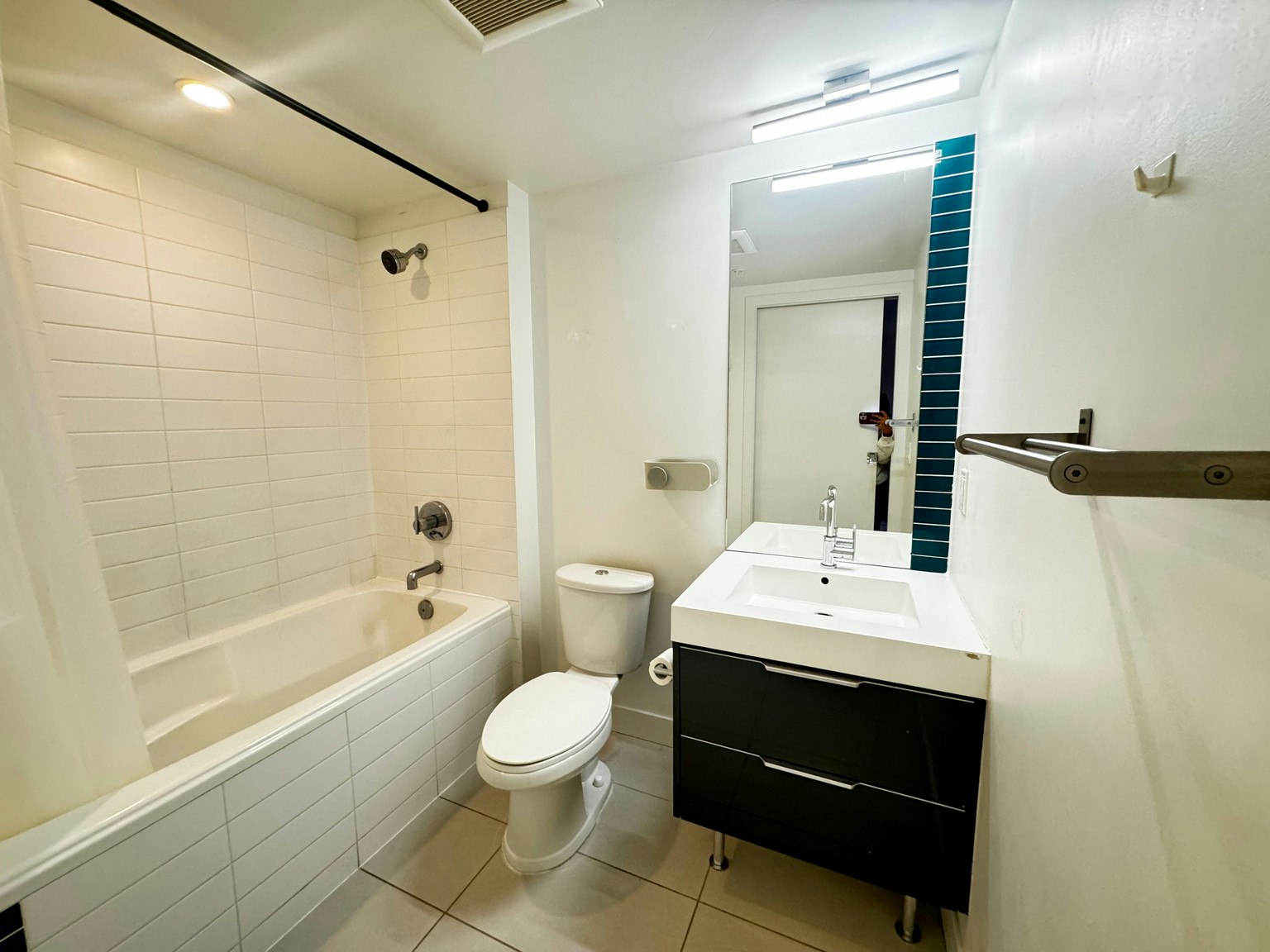 605-1325 Rolston Street, Vancouver, BC, V6B 0M2 - 3