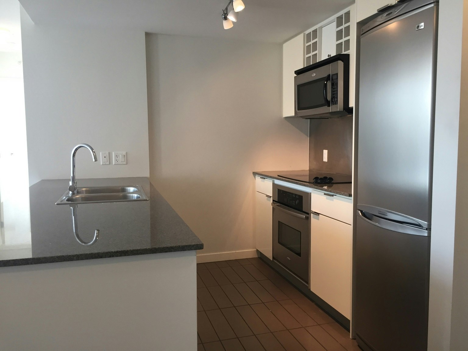 902-788 Hamilton Street, Vancouver, BC, V6B 6M2 - 5