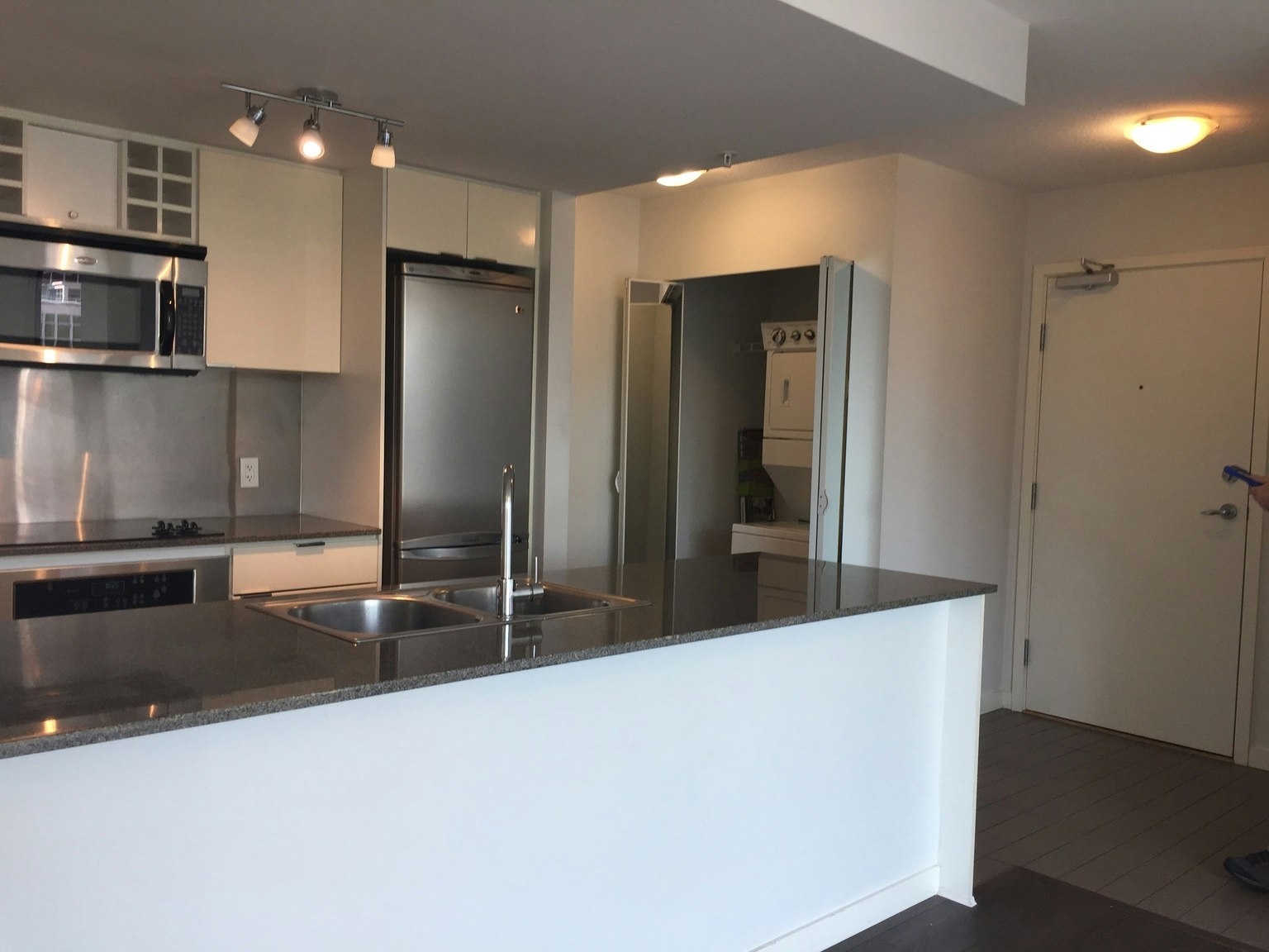 902-788 Hamilton Street, Vancouver, BC, V6B 6M2 - 3