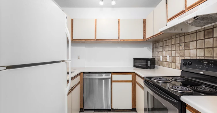 101-1405 Haro Street, Vancouver, BC, V6G 1G2 - 9