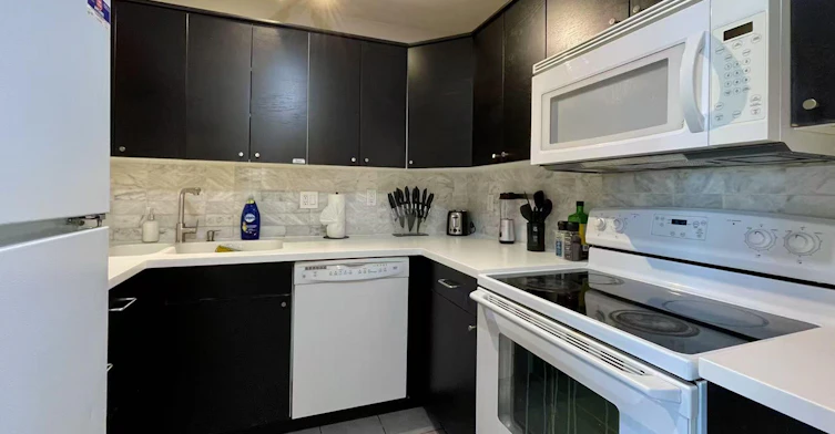 302-1405 Haro Street, Vancouver, BC, V6G 1G2 - 5
