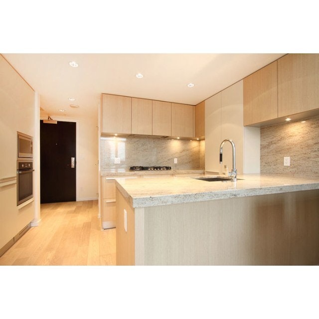 908-1351 Continental Street, Vancouver, BC, V6Z 2W6 - 4