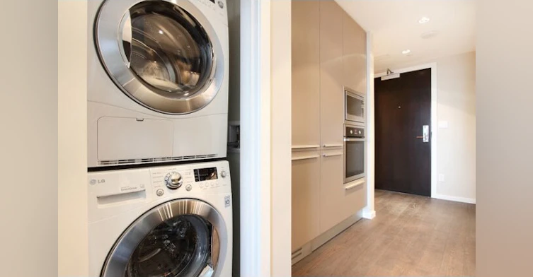 807-1351 Continental Street, Vancouver, BC, V6Z 2W6 - 2