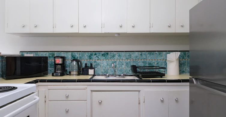 101-1540 Haro Street, Vancouver, BC, V6G 1G5 - 9