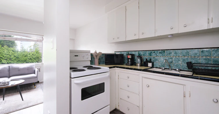 101-1540 Haro Street, Vancouver, BC, V6G 1G5 - 8