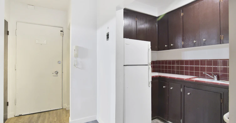210-1540 Haro Street, Vancouver, BC, V6G 1G5 - 5