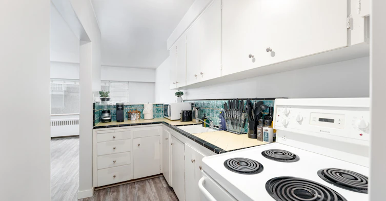 204-1540 Haro Street, Vancouver, BC, V6G 1G5 - 8