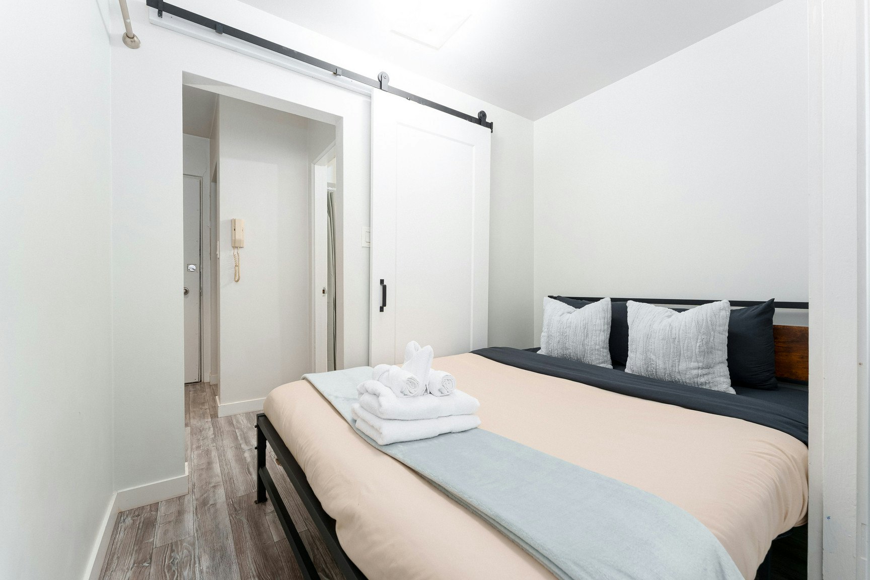 204-1540 Haro Street, Vancouver, BC, V6G 1G5 - 9