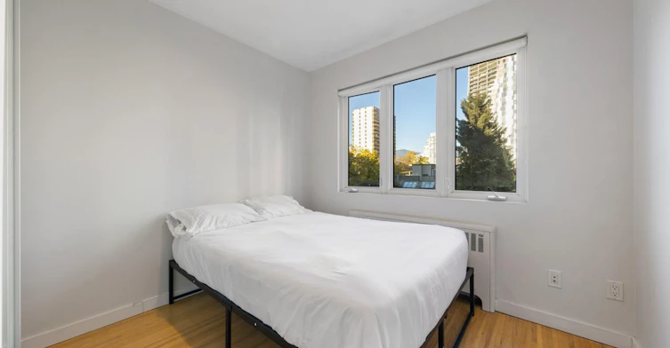 301-1540 Haro Street, Vancouver, BC, V6G 1G5 - 2
