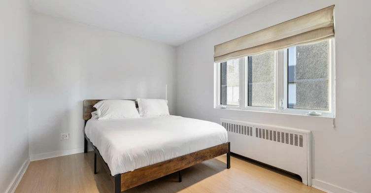 301-1540 Haro Street, Vancouver, BC, V6G 1G5 - 3