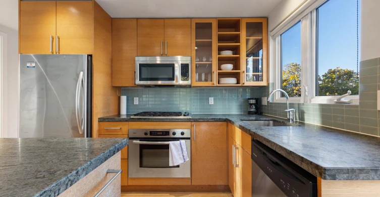 301-1540 Haro Street, Vancouver, BC, V6G 1G5 - 9