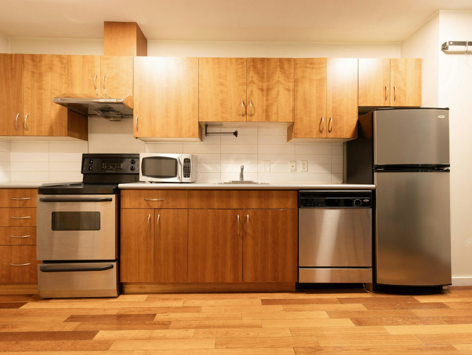 303-440 Richards Street, Vancouver, BC, V6B 2Z3 - 2