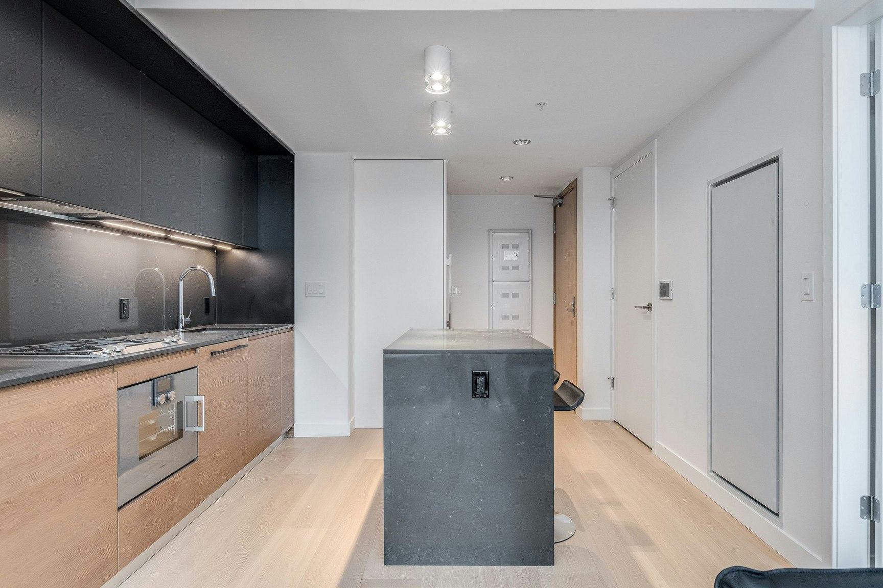 1002-1289 Hornby Street, Vancouver, BC, V6Z 1W4 - 10