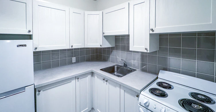 206-1925 Nelson Street, Vancouver, BC, V6G 1N3 - 7