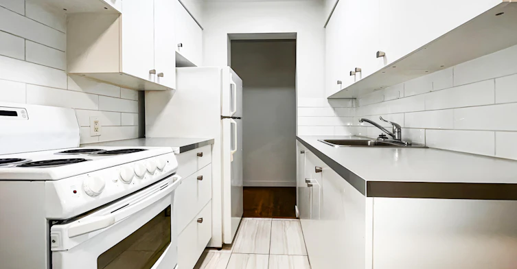 002-1925 Nelson Street, Vancouver, BC, V6G 1N3 - 6
