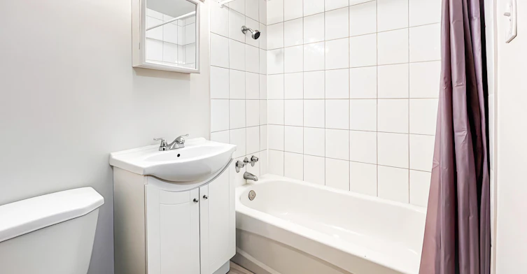 002-1925 Nelson Street, Vancouver, BC, V6G 1N3 - 11