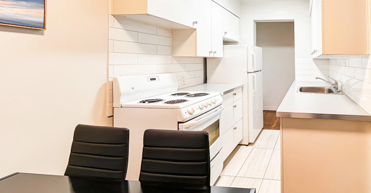 002-1925 Nelson Street, Vancouver, BC, V6G 1N3 - 9