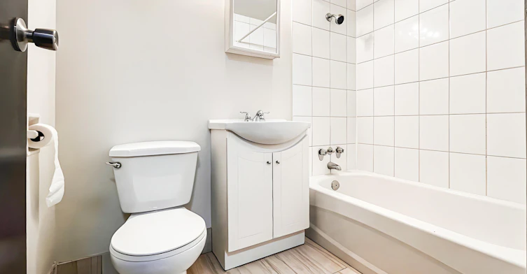 002-1925 Nelson Street, Vancouver, BC, V6G 1N3 - 7