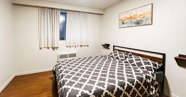 002-1925 Nelson Street, Vancouver, BC, V6G 1N3 - 13