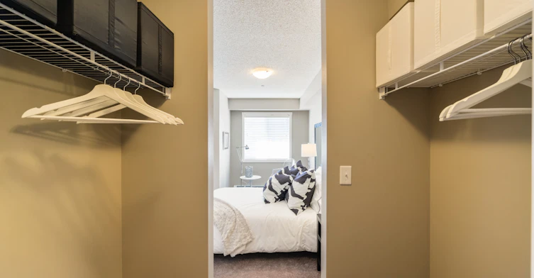 930 156 Street Northwest, Edmonton, AB, T6R 0N7 - 9
