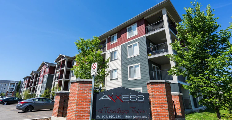 930 156 Street Northwest, Edmonton, AB, T6R 0N7 - 2