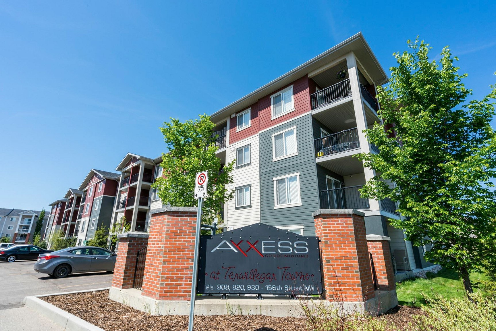 930 156 Street Northwest, Edmonton, AB, T6R 0N7 - 2