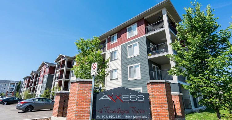 930 156 Street Northwest, Edmonton, AB, T6R 0N7 - 2