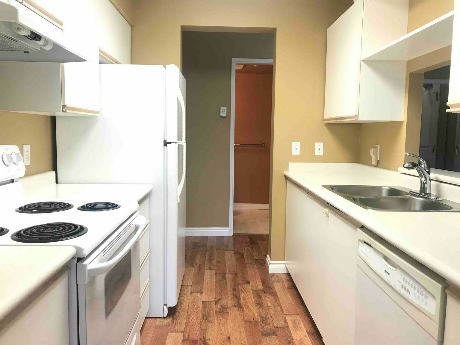 705-9830 Whalley Boulevard, Surrey, BC, V3T 5S7 - 3