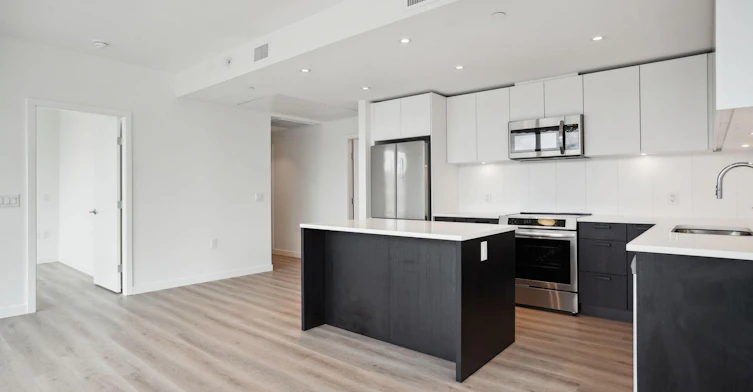 305-150 Braid Street, New Westminster, BC, V3L 1Y6 - 2