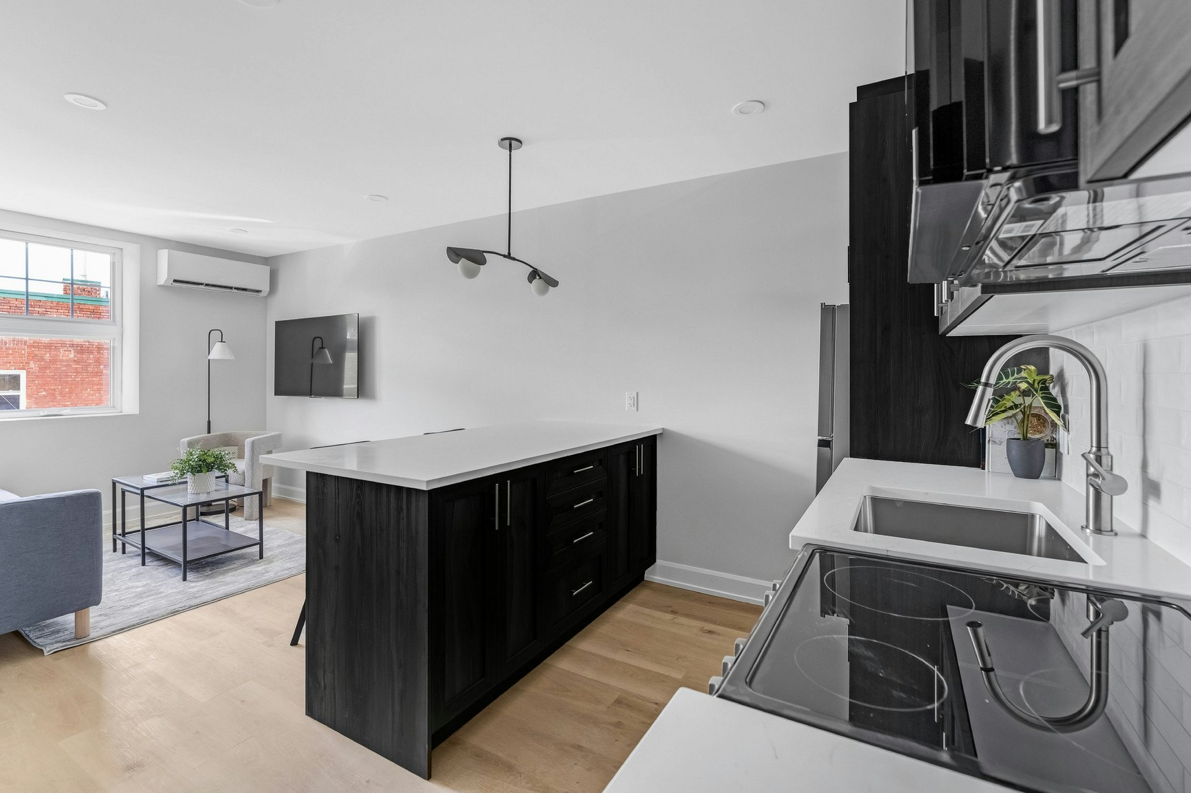 201-658 Somerset Street West, Ottawa, ON, K1R 5K4 - 3