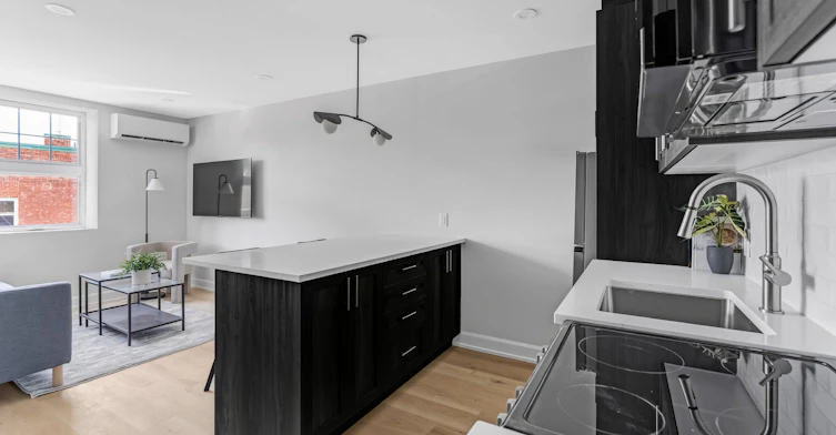 201-658 Somerset Street West, Ottawa, ON, K1R 5K4 - 3