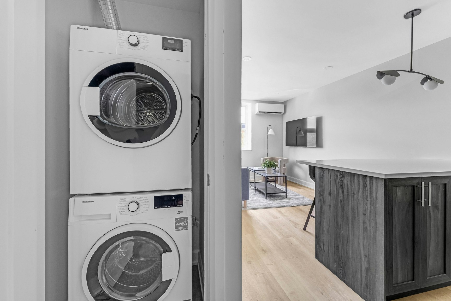 201-658 Somerset Street West, Ottawa, ON, K1R 5K4 - 9