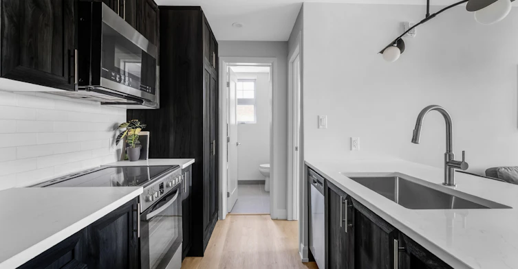 201-658 Somerset Street West, Ottawa, ON, K1R 5K4 - 10