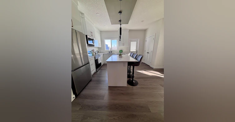 Upper-12468 47 Street Northwest, Edmonton, AB, T5W 5E5 - 2