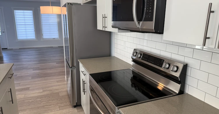 525 Secord Boulevard Nw, Edmonton, AB, T5T 7V3 - 4