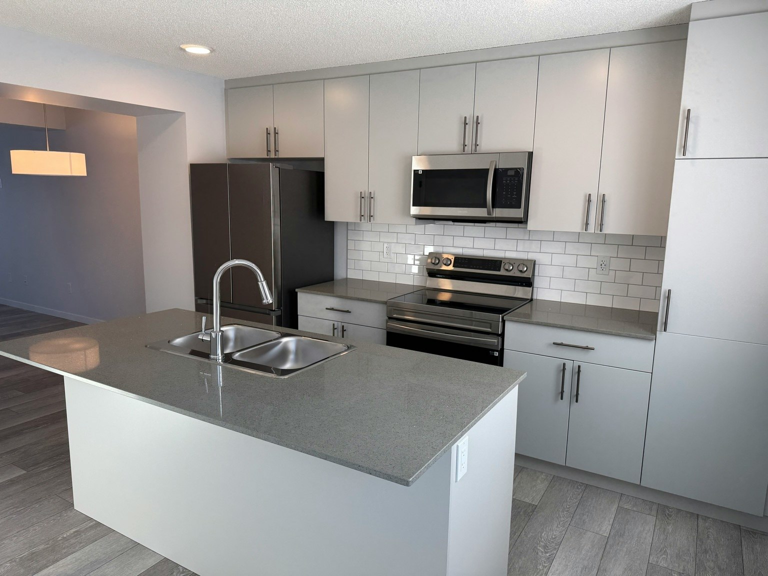 525 Secord Boulevard Nw, Edmonton, AB, T5T 7V3 - 2