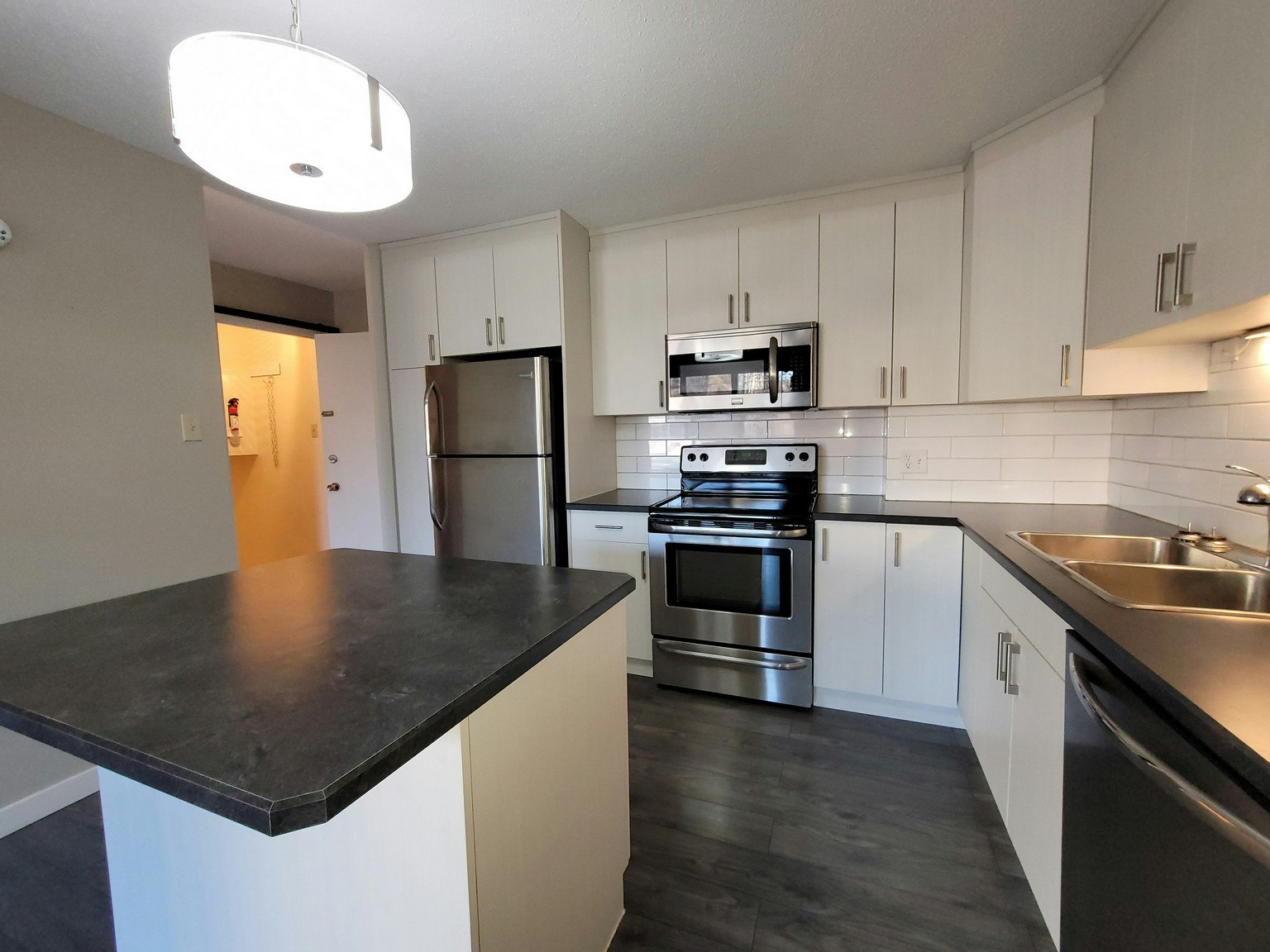 107-8604 Gateway Boulevard Northwest, Edmonton, AB, T6E 4B6 - 2