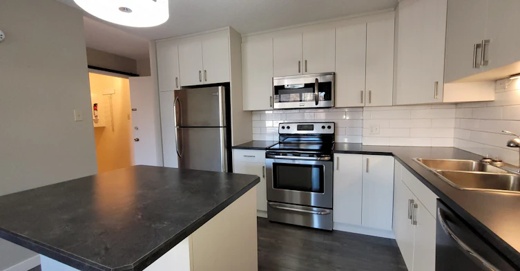 107-8604 Gateway Boulevard Northwest, Edmonton, AB, T6E 4B6 - 2