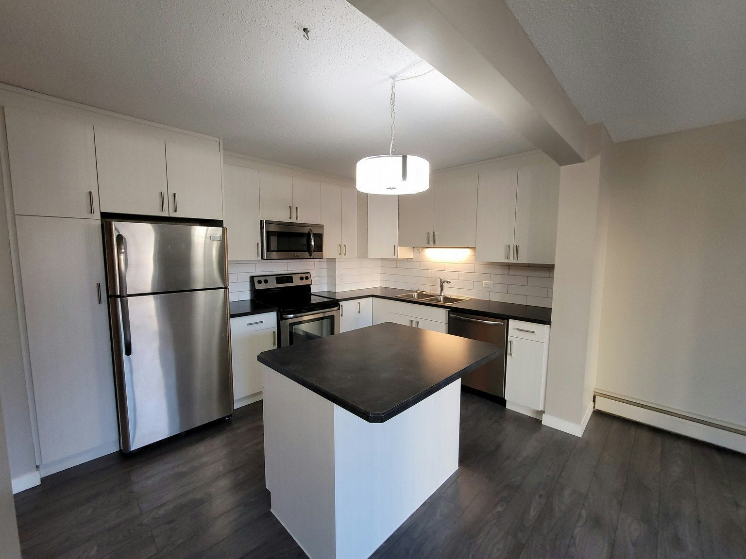 107-8604 Gateway Boulevard Northwest, Edmonton, AB, T6E 4B6 - 3