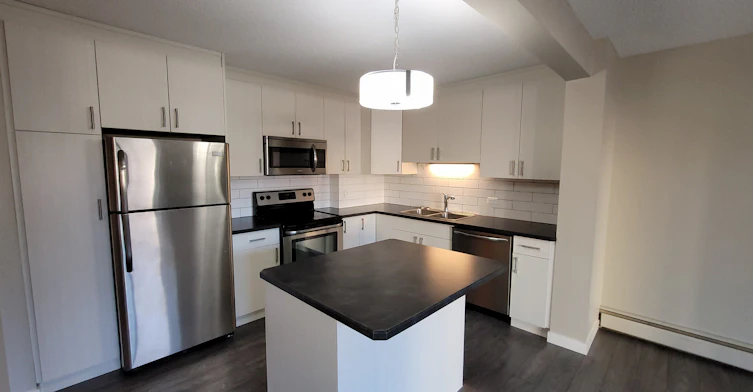 107-8604 Gateway Boulevard Northwest, Edmonton, AB, T6E 4B6 - 3