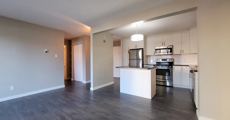 107-8604 Gateway Boulevard Northwest, Edmonton, AB, T6E 4B6 - 4