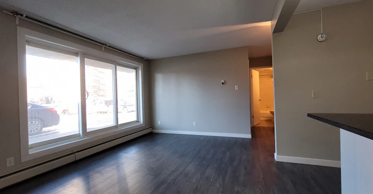 107-8604 Gateway Boulevard Northwest, Edmonton, AB, T6E 4B6 - 9