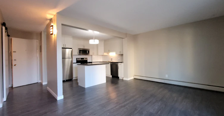 107-8604 Gateway Boulevard Northwest, Edmonton, AB, T6E 4B6 - 5