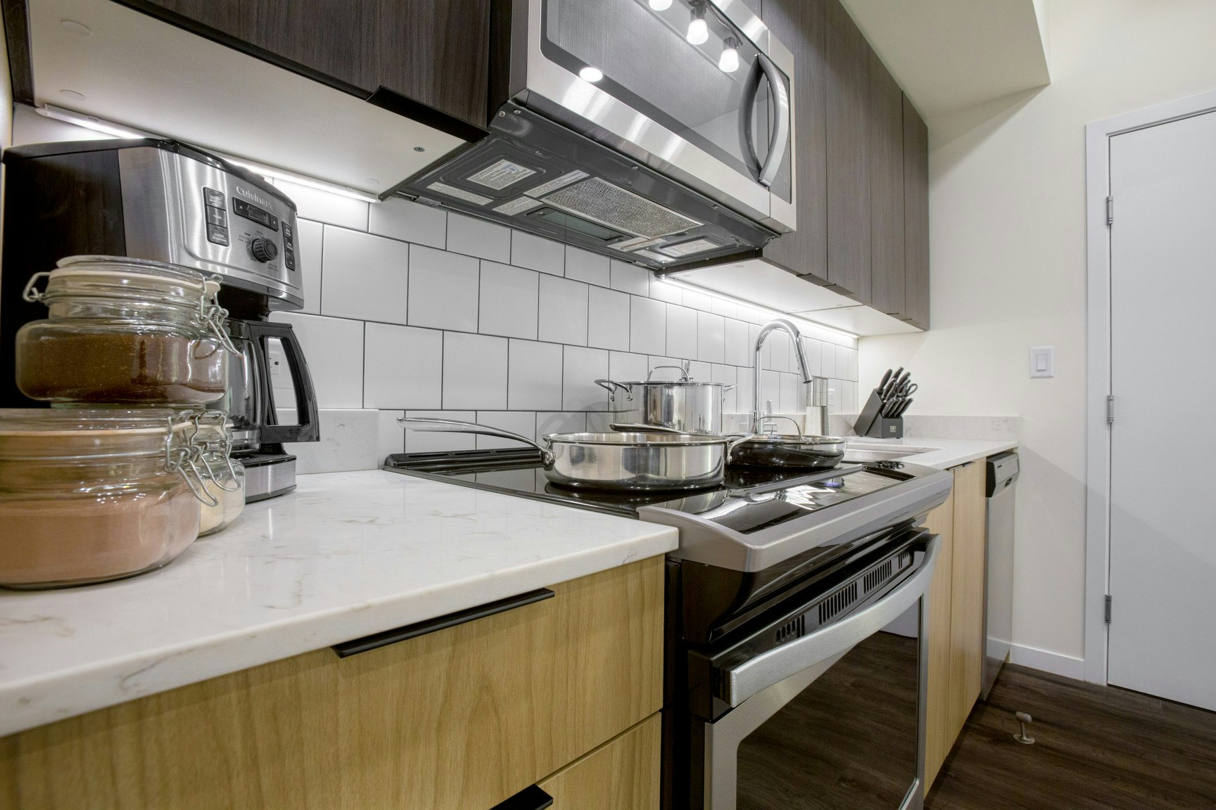 212-1515 5 Street Southwest, Calgary, AB, T2R 1P2 3