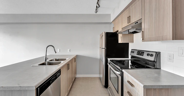4320 Slocan Street, Vancouver, BC, V5R 1Z2 - 4