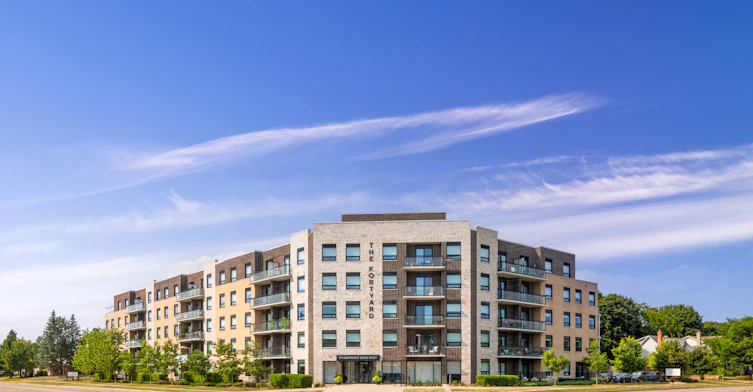 208-171 Kortright Road West, Guelph, ON, N1G 0G4
