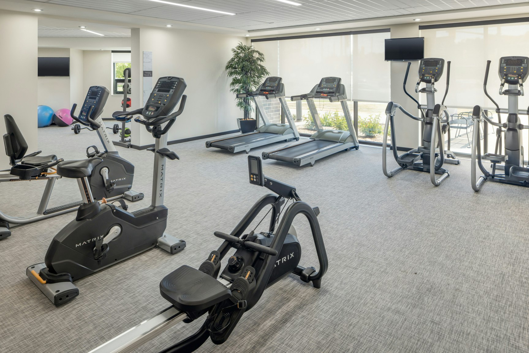 215-171 Kortright Road West, Guelph, ON, N1G 0G4 - 5