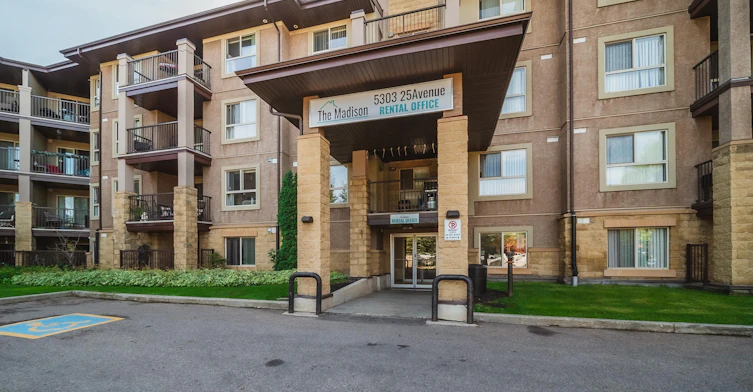 5303 25 Avenue, Edmonton, AB, T6L 7H1 - 2